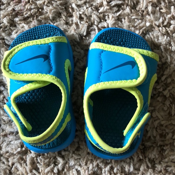 baby nike sandals size 2